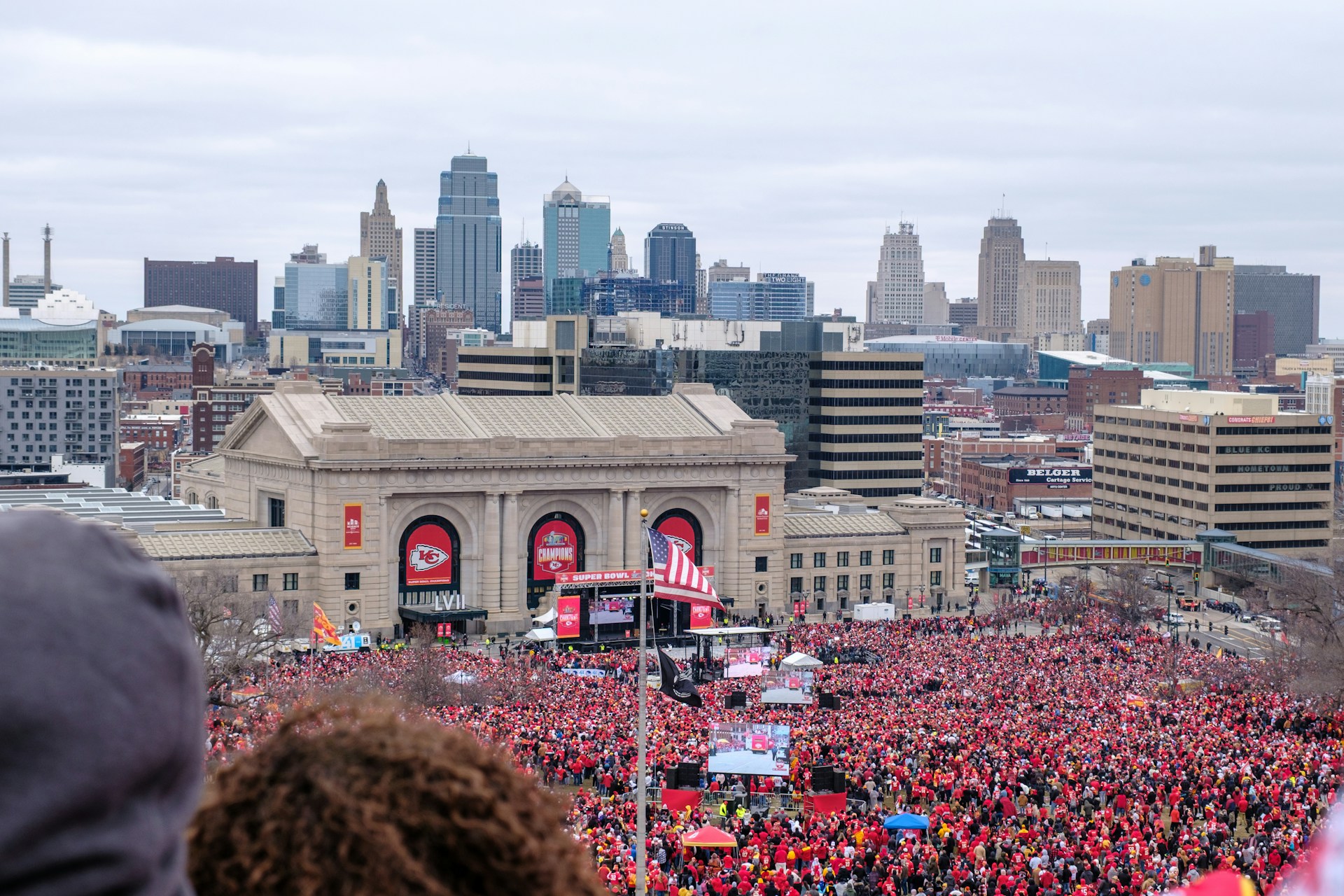 A crowd gathers at Union Station in Kansas City, one of many locales ideal for targeting with SEO.